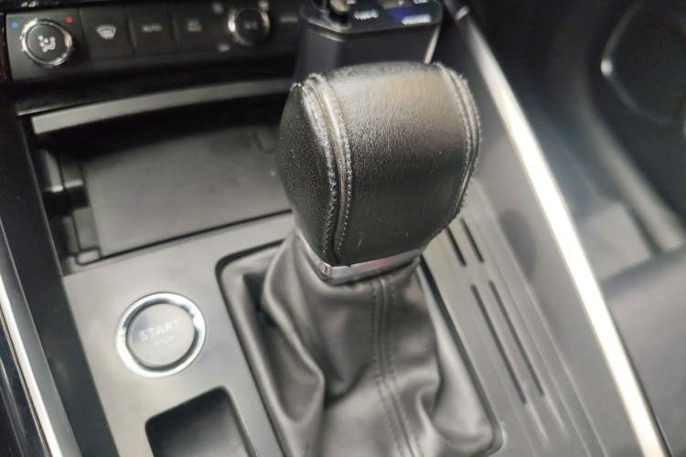 Used Citroen C5 2017 350THP Automatic Luxury Model Gear Lever