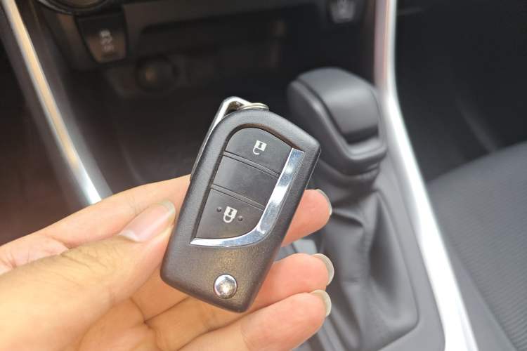 Used Toyota RAV4 2021 2.0L CVT Two-Wheel Drive Urban Edition Vehicle Key