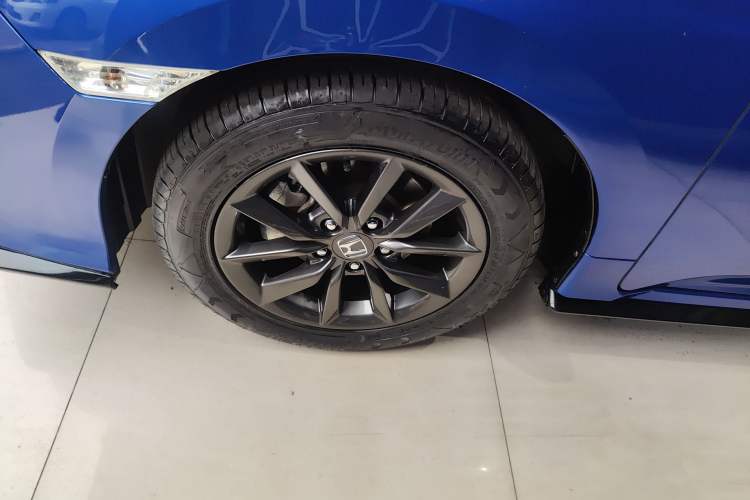 Used Honda Civic 2021 HATCHBACK 220TURBO CVT New Trendsetter
