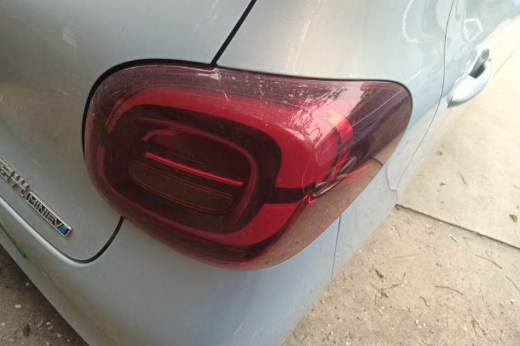 Used Wuling Hongguang MINIEV 2025 Four-Door Version Zhenxiang+ Edition Right Rear Taillight