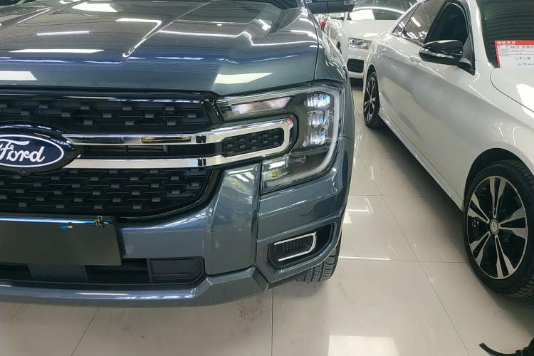 Used Ford Ranger 2023 Trailblazer 4x4 Automatic Version – Gasoline
