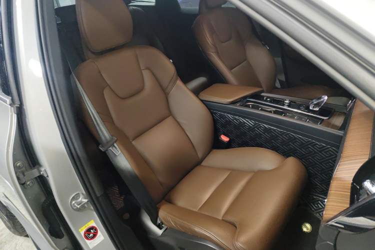 Used Volvo XC60 2024 B5 4x4 Smart Luxury Edition