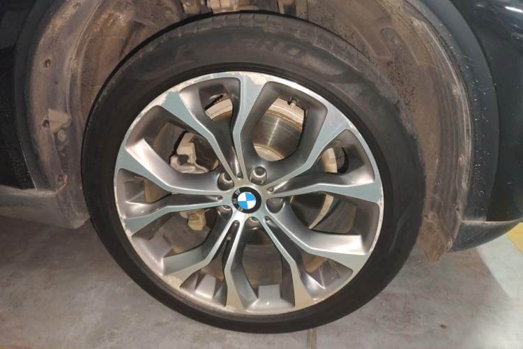 Used BMW X5 2017 xDrive35i M Sport Edition Right Front Wheel Hub