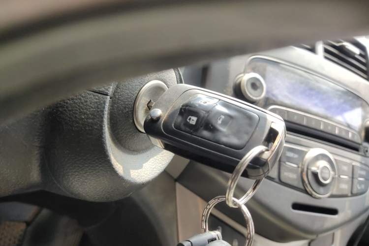 Used Chevrolet Aveo Sonic 2011 Sedan 1.4L Manual Transmission SE Vehicle Key