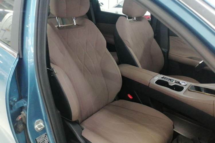 Used Chery Tiggo 8 PLUS C-DM 2025 1.5T 116 km Prestige Version 5 Seats
