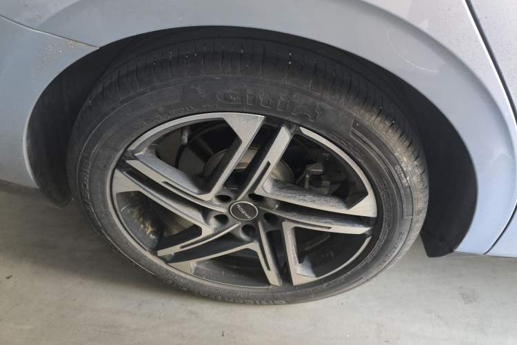 Used Roewe D7 2023 DMH 125km Superior Edition