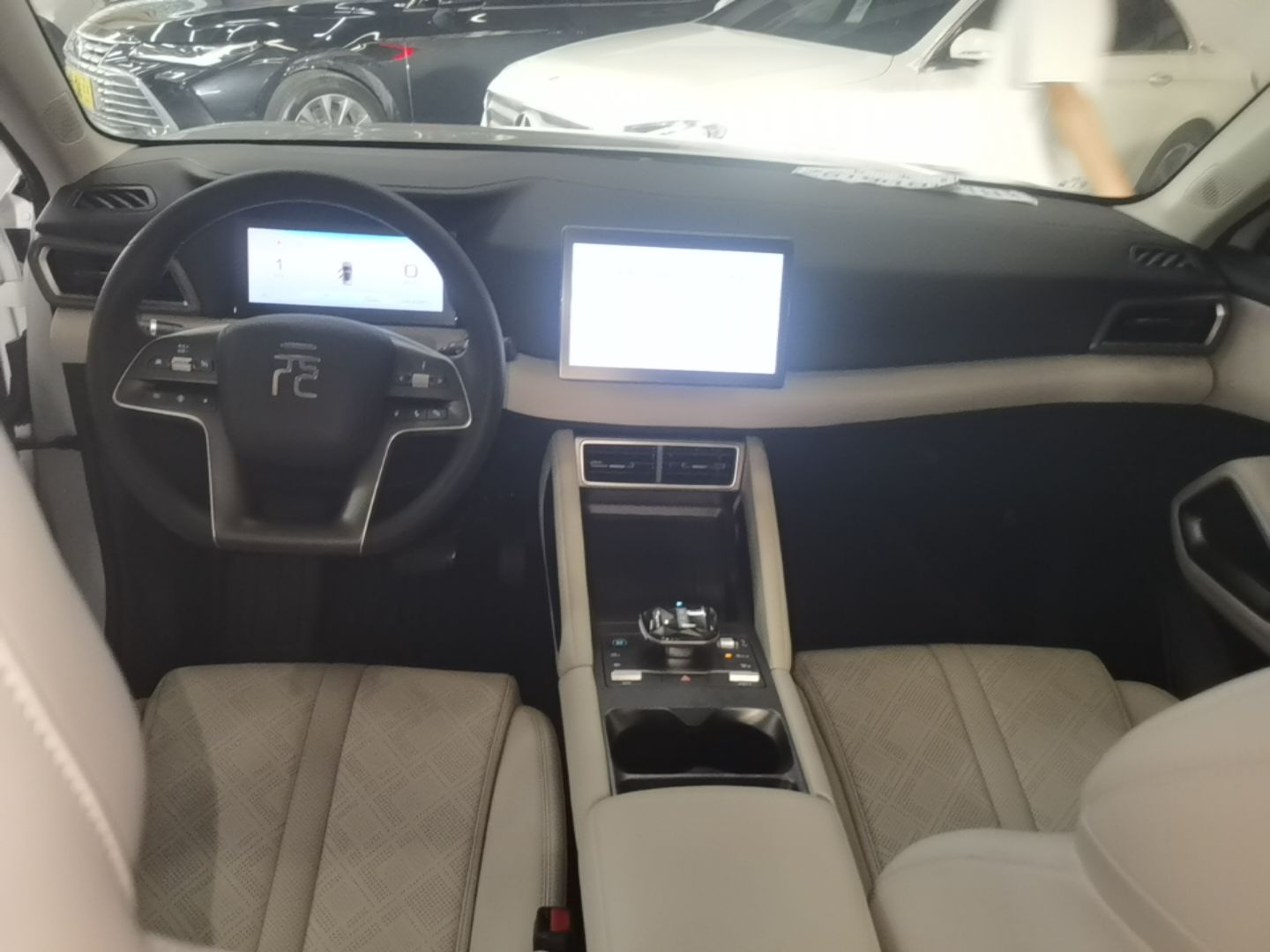 BYD Yuan UP 2024 401 km Active Version — снимка 12
