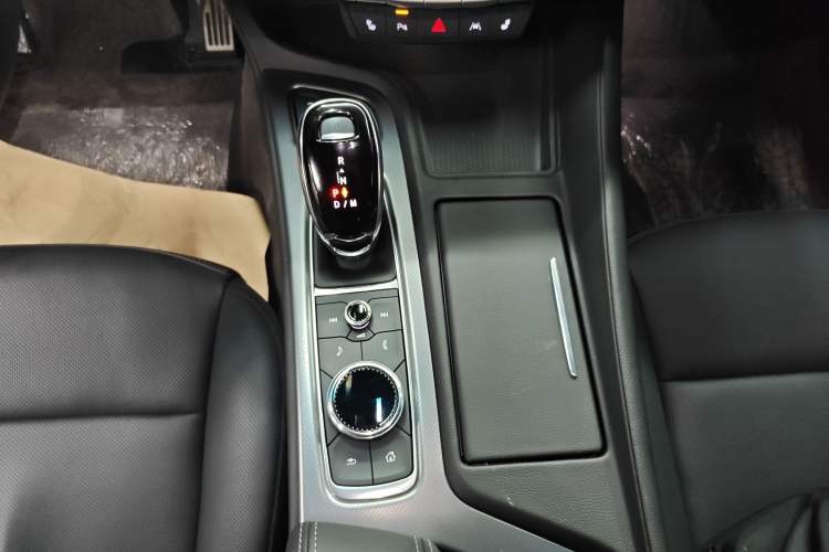 Used Cadillac CT5 2023 28T Prestige Model Gear Lever