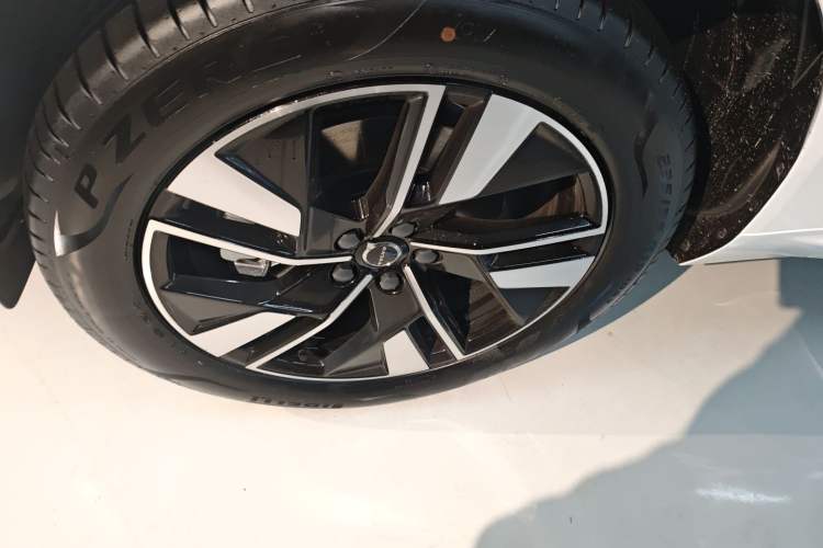 Used Volvo XC60 2026 B5 4x4 Smart Luxury Edition