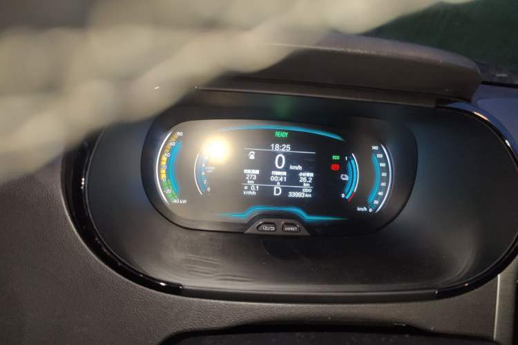 Used Chery QQ Little Ant 2022 Sweet Pink Edition Half-Sugar Version 3-Cell Lithium 30kW 301km