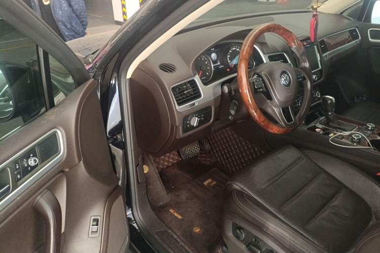 Used Volkswagen Touareg 2013 3.0 TSI X 10th Anniversary Limited Edition Driver Seat