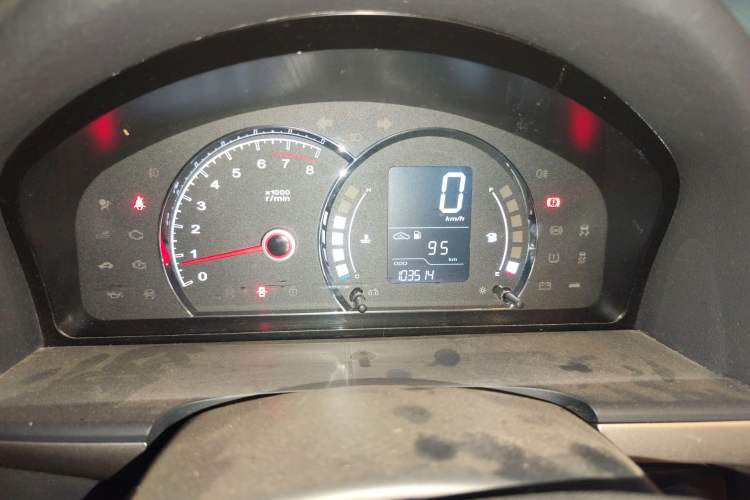 Used Roewe 350 2015 1.5L Manual Luxury Sunroof Edition