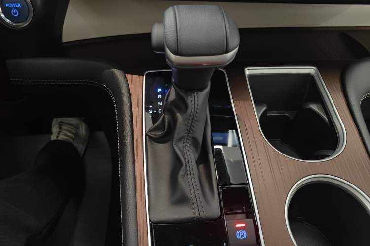 Used Toyota SIENNA 2021 2.5L Hybrid Luxury Edition Gear Lever