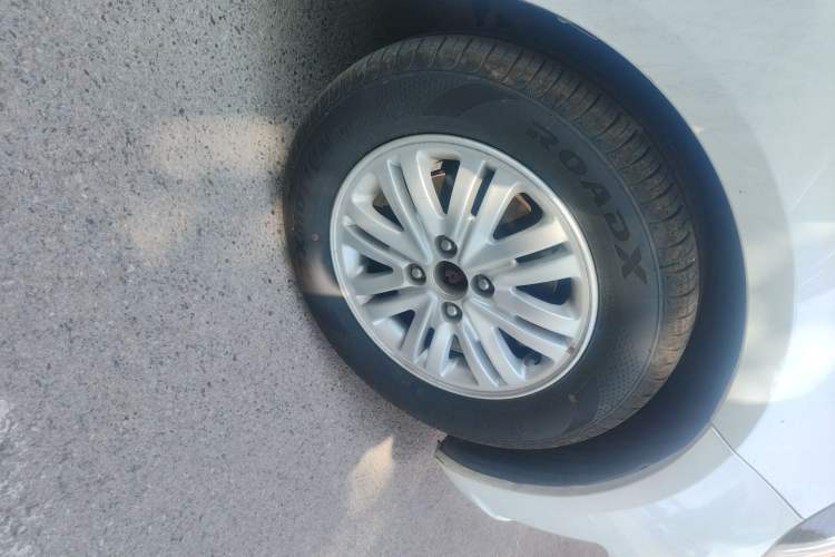 Used Kia K2 2012 Sedan 1.4L MT GLS Commemorative Edition Right Front Wheel Hub