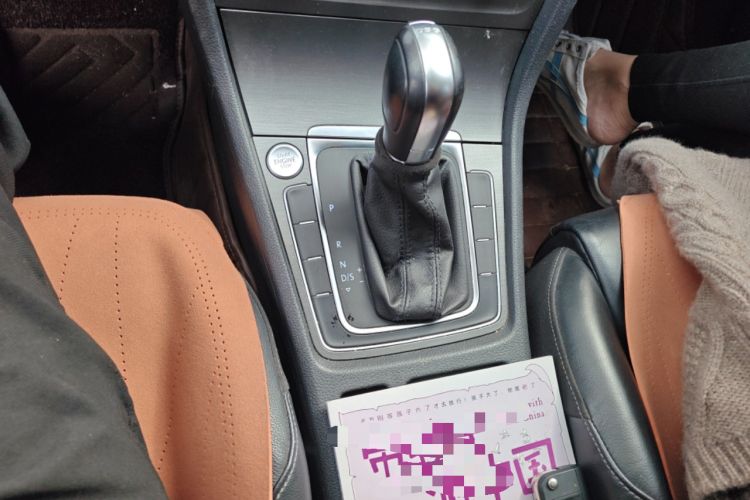 Used Volkswagen Golf 2016 230TSI Automatic Luxury Version Gear Lever