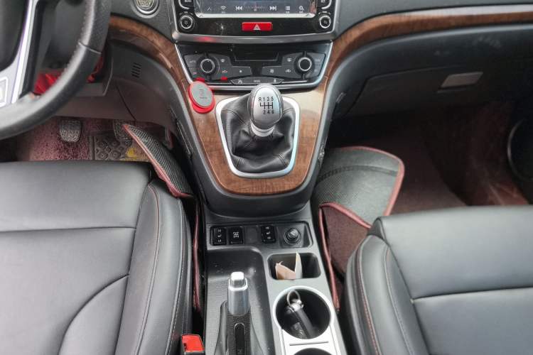 Used Haval H6 2015 Revised Version Sport Edition 1.5T Manual 4x4 Elite Trim Gear Lever