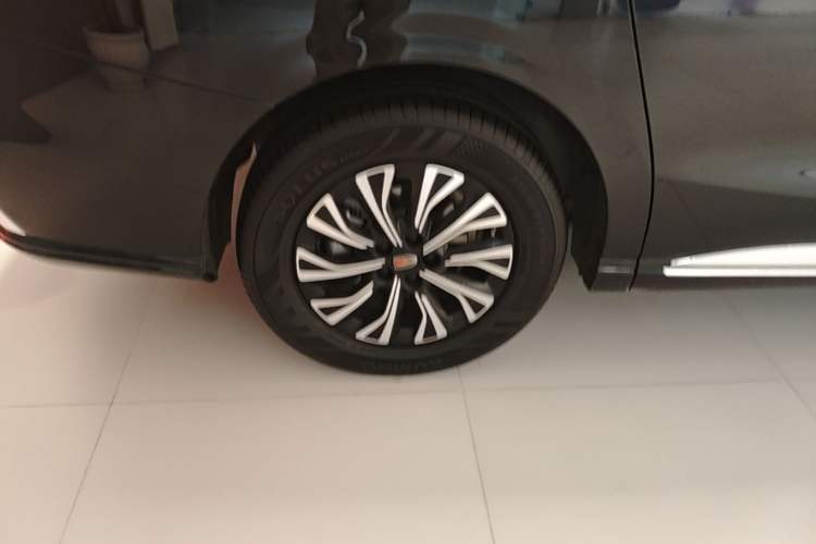 Used Hongqi HQ9 PHEV 2024 2.0T Four-Wheel Drive Business Edition Right Rear Wheel Hub