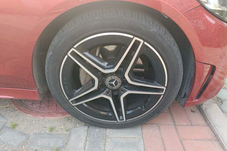 Used Mercedes-Benz C-Class 2019 C 260 Coupe Right Front Wheel Hub