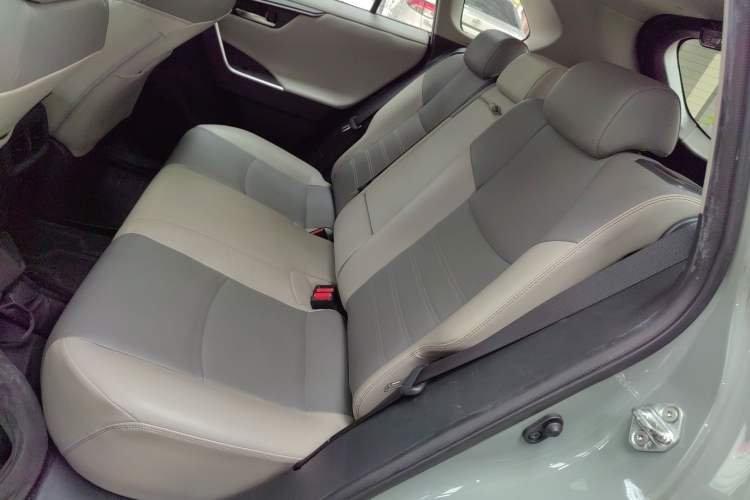 Used Toyota RAV4 2020 2.0L CVT Four-Wheel Drive Prestige Edition