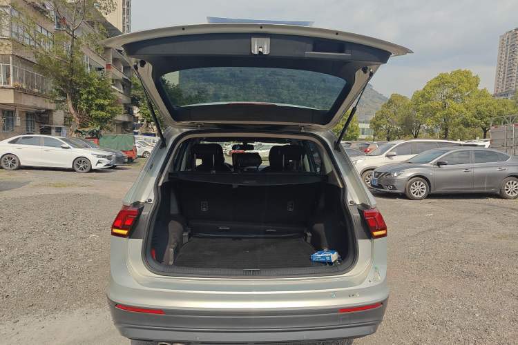 Used Volkswagen Tiguan L 2018 330TSI Automatic Two-Wheel Drive Luxury Edition
