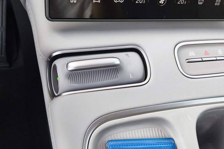 Used Nio EC6 2024 75 kWh Gear Lever