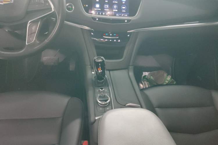 Used Cadillac XT5 2022 2.0T Two-Wheel Drive Luxury Version
