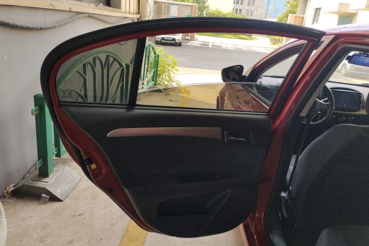 Used Roewe 350 2015 1.5L Manual Luxury Sunroof Edition
