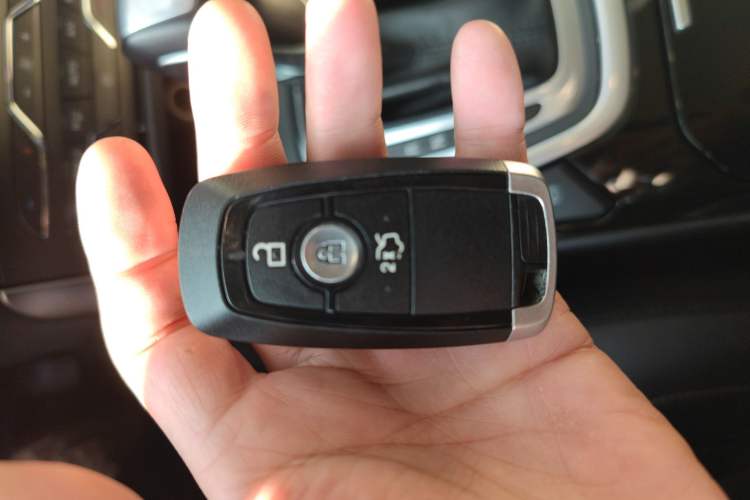 Used Ford Edge 2018 EcoBoost 245 Two-Wheel-Drive Titanium 7-Seater China V Standard
