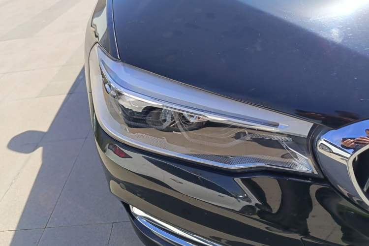 Used BMW 5 Series New Energy 2020 Mileage Upgrade Version 530Le Luxury Package Right Front Headlight