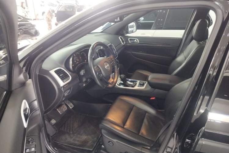 Used Jeep Grand Cherokee 2020 3.0L Elite Navigation Edition Driver Seat