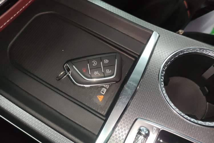 Used Cadillac XT5 2025 2.0T Platinum Edition