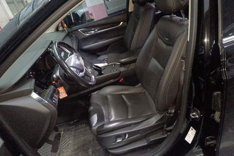 Used Cadillac XT5 2016 25T Luxury Model