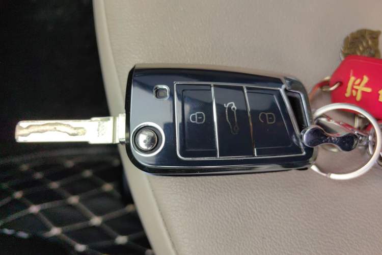 Used Skoda Octavia 2016 1.6L Manual Smart Drive Version Vehicle Key