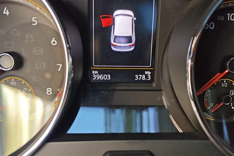 Used Volkswagen Tiguan L 2020 330TSI Automatic Two-Wheel Drive Smart Luxury Edition China VI Standard
