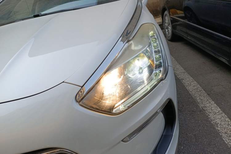 Used DS 5 2014 1.6T Luxury Edition THP160 Left Front Headlight