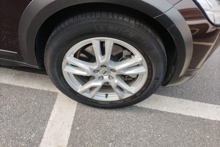 Used Volvo V90 2017 Cross Country T5 AWD Smart Range Edition