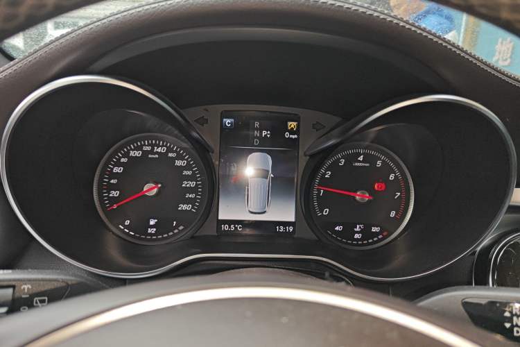 Used Mercedes-Benz GLC 2018 Facelift GLC 260 4MATIC Luxury Edition
