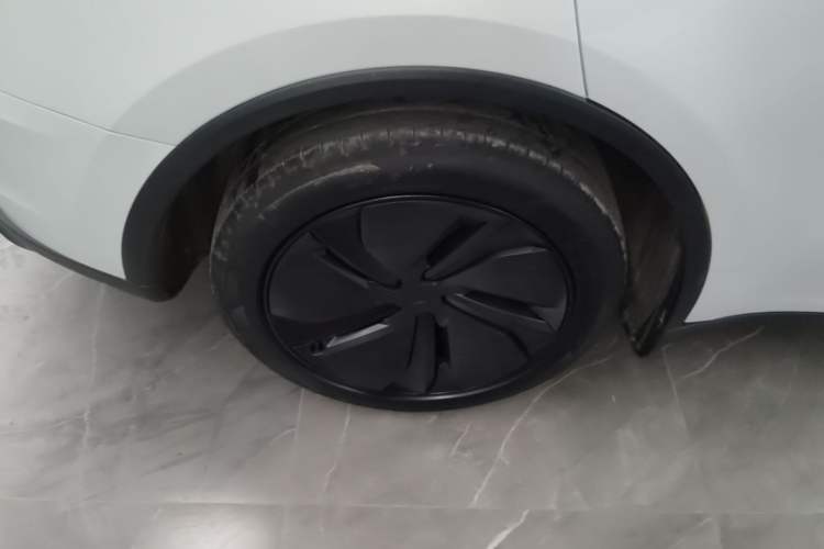 Used Tesla Model Y 2025 Rear-Wheel-Drive Version