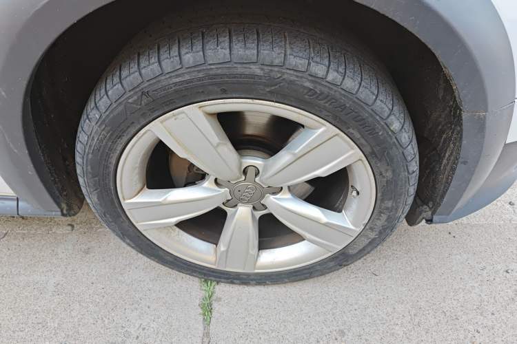 Used Audi A4 2014 40 TFSI allroad quattro Right Front Wheel Hub