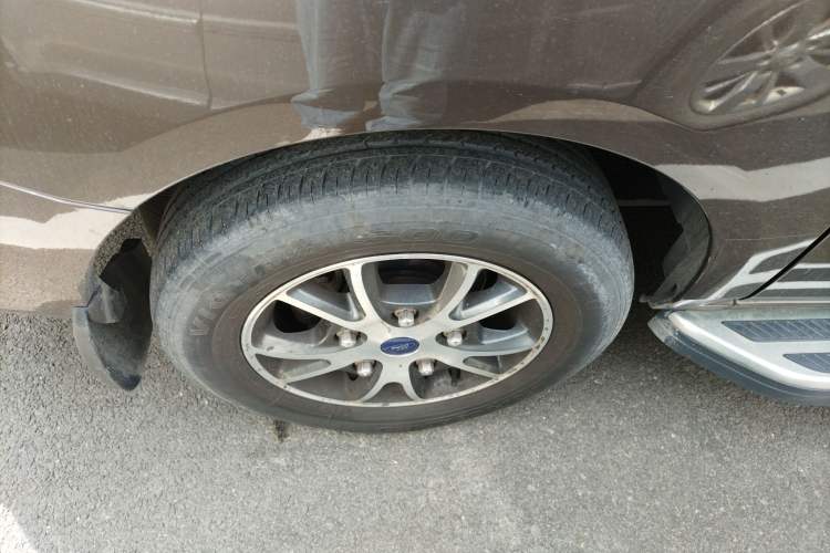 Used Ford Tourneo Custom 2017 2.0T Automatic Elite Version Right Rear Wheel Hub