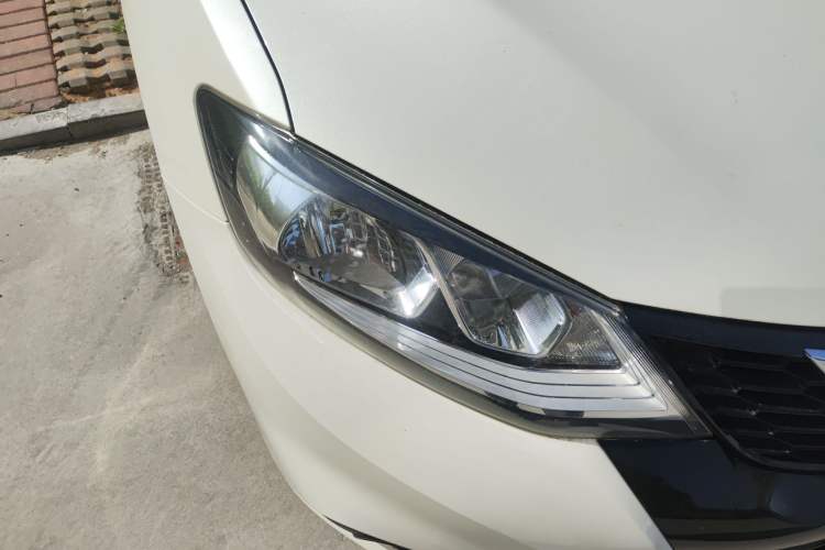 Used Nissan Tiida 2019 1.6L CVT Smart Drive Version China VI Standard Right Front Headlight