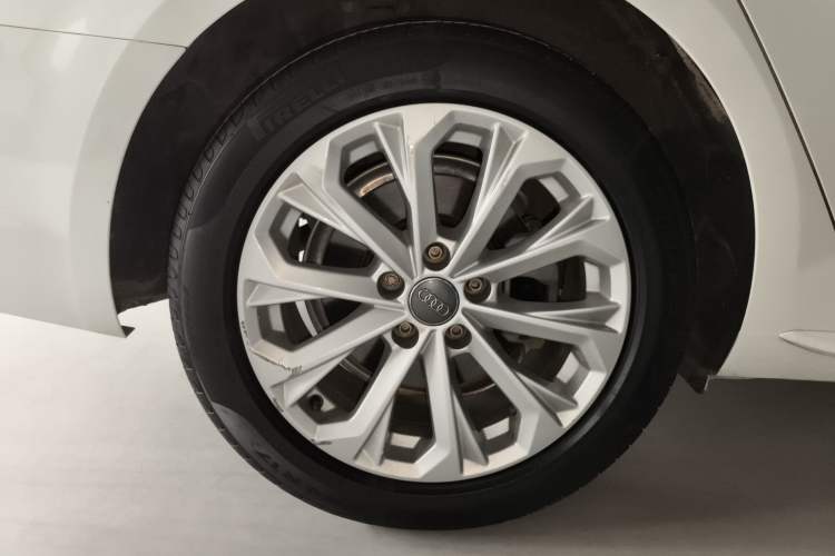 Used Audi A4L 2019 40 TFSI Ambition China VI
