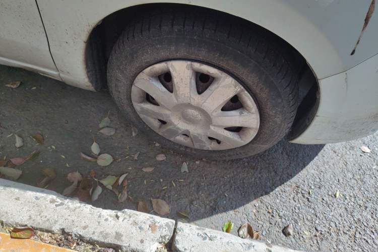 Used Chevrolet Sail 2011 Sedan 1.4L AMT Happiness Edition