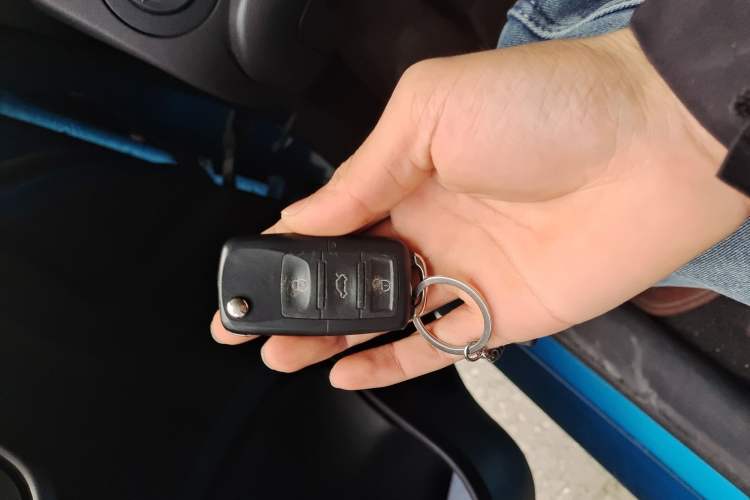 Used Chevrolet Sail 2013 Sedan 1.2L Manual Fashionable Happiness Edition
