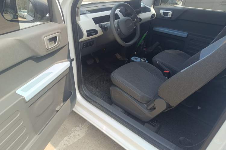 Used Geely Galaxy Panda 2024 Panda Mini 200km Endurance Bear
