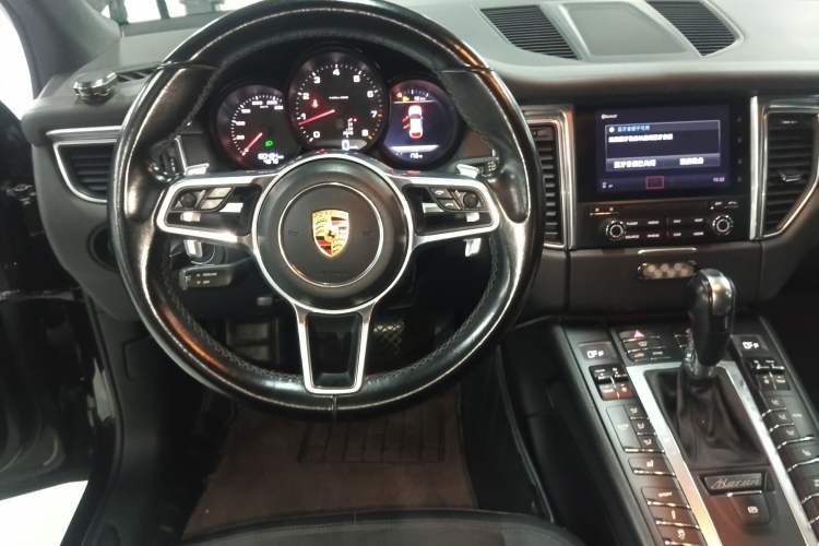 Used Porsche Macan 2017 Macan 2.0T Steering Wheel