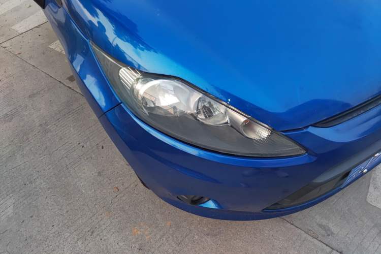 Used Ford Fiesta 2011 Hatchback 1.5L Automatic Fashion Edition Right Front Headlight