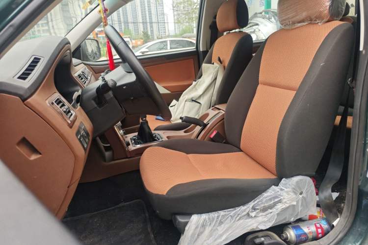 Used JDMC T5 2016 2.2L Two-Wheel Drive Comfort Edition China V Emission Standard Facelifted with Extended Wheelbase – V22
