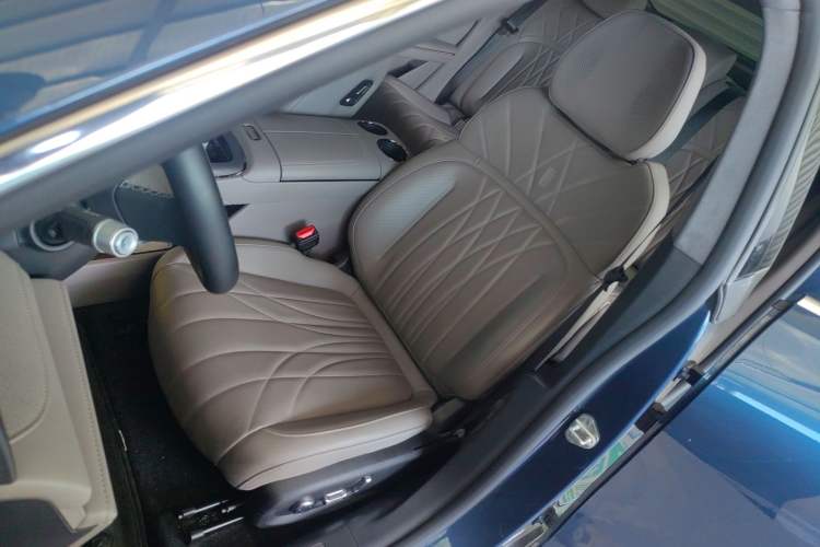 Used Geely Galaxy 8 2025 130km EM-P Starship Edition