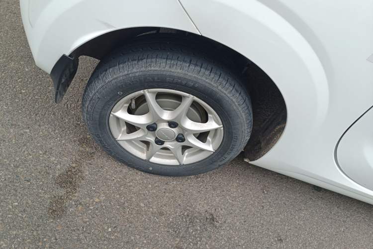 Used Roewe Clever 2022 311km QiQi BoBo Edition Right Rear Wheel Hub